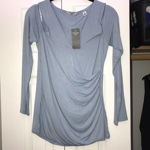 2 ABERCROMBIE & FITCH peek a boo SHOULDER TOPS
